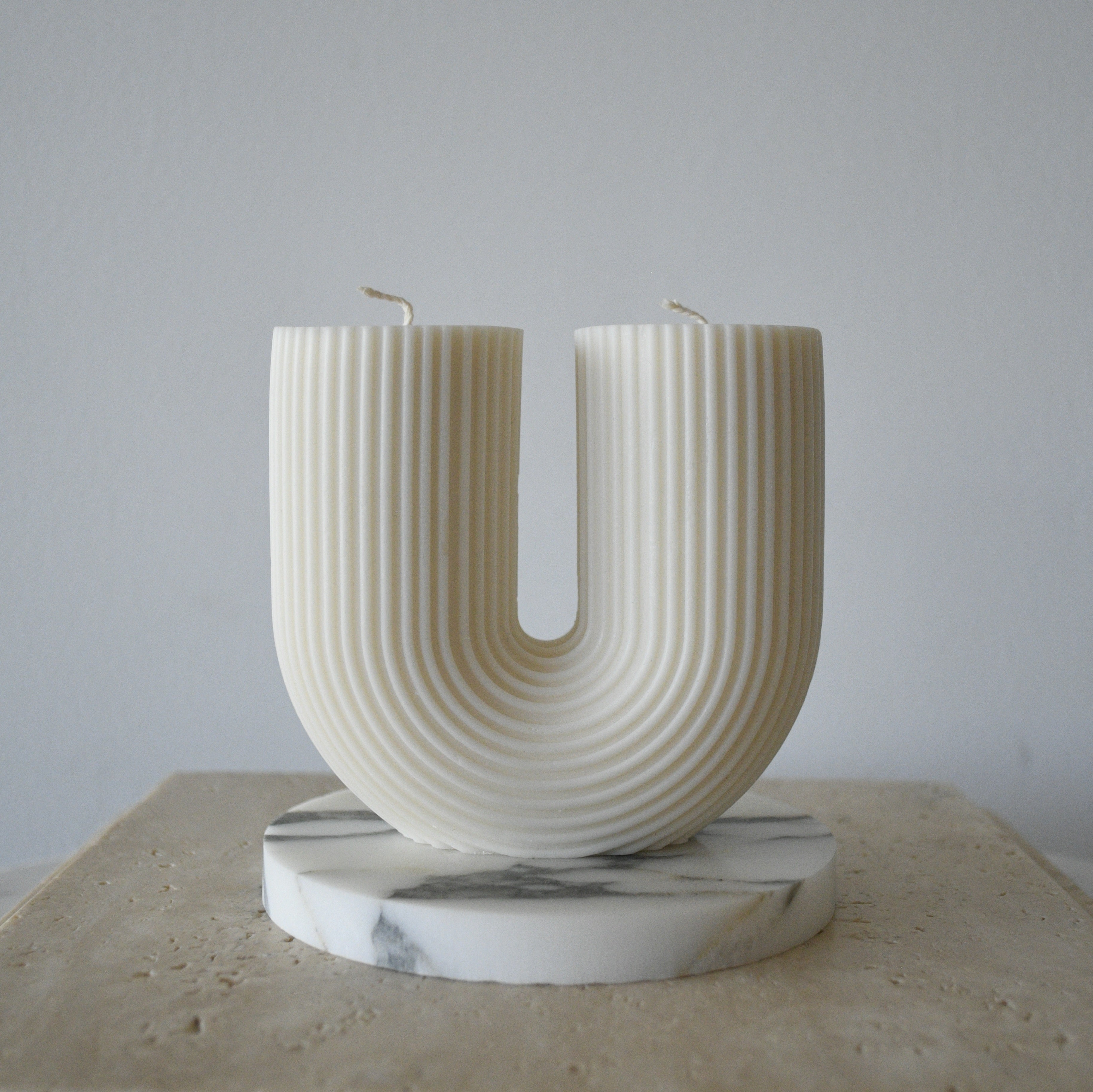 U-SHAPED CANDLE | White